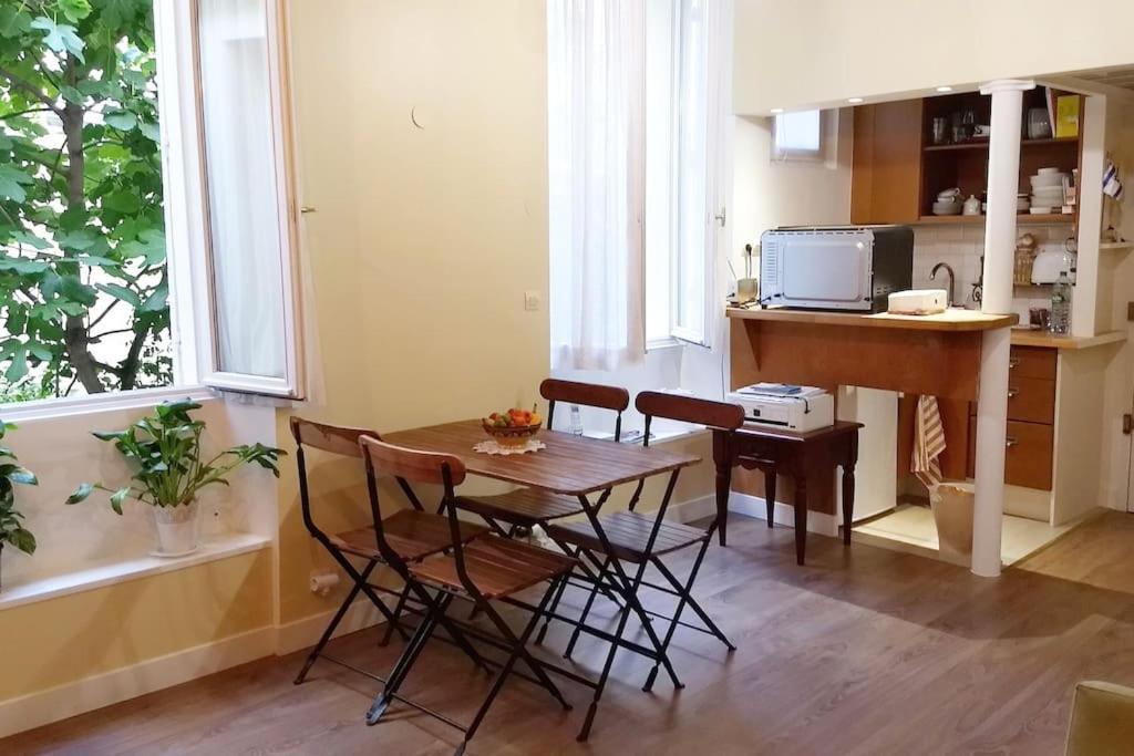 Impeccable & Typical In The Marais Apartment *